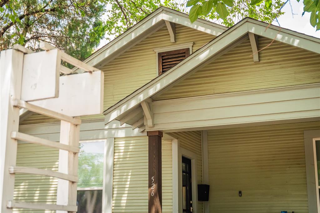 526 S Edgefield Avenue Property Photo 4