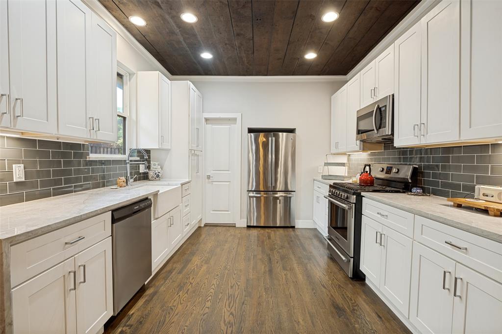 526 S Edgefield Avenue Property Photo 11