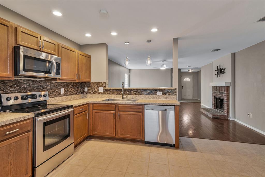 1817 Kittredge Way Property Photo 6