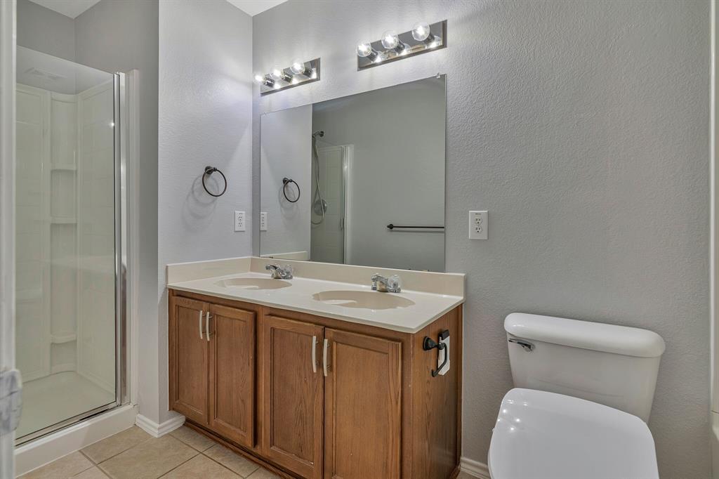 1817 Kittredge Way Property Photo 9