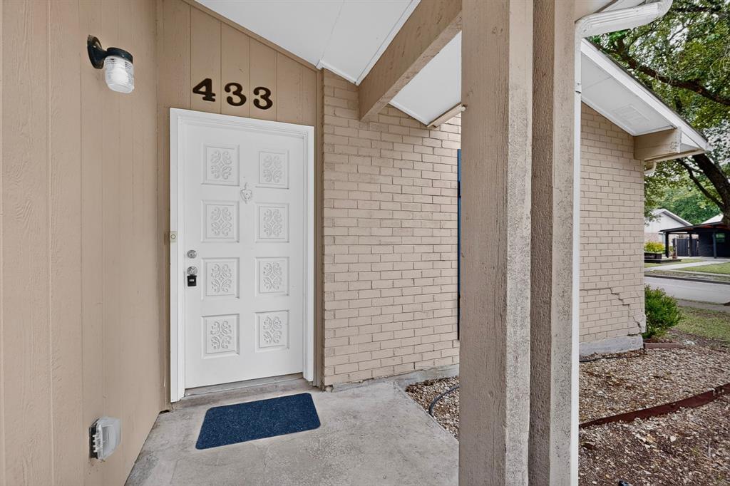 433 Solitude Drive Property Photo 4