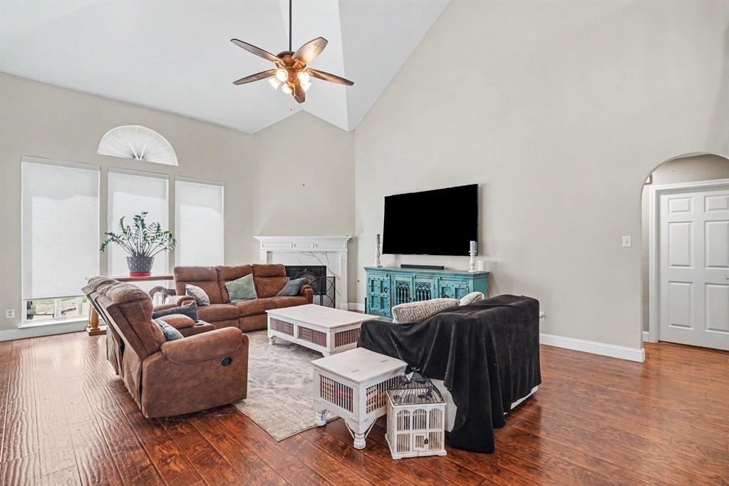5520 Champlain Drive Property Photo 8