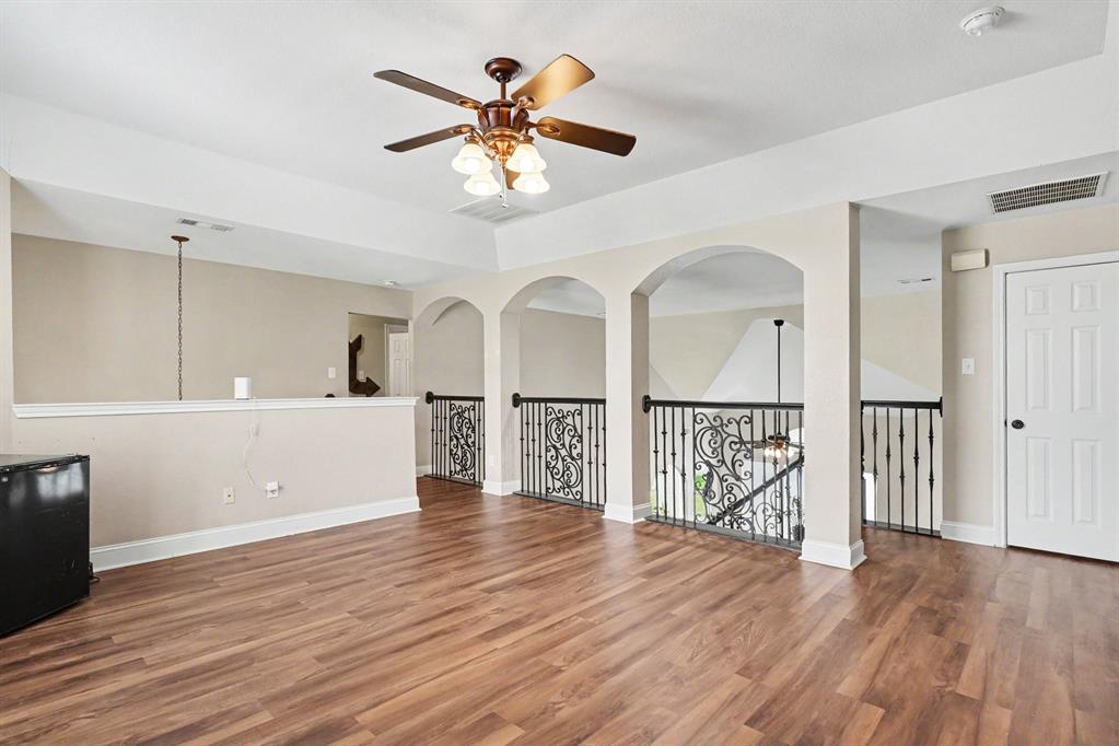 5520 Champlain Drive Property Photo 18