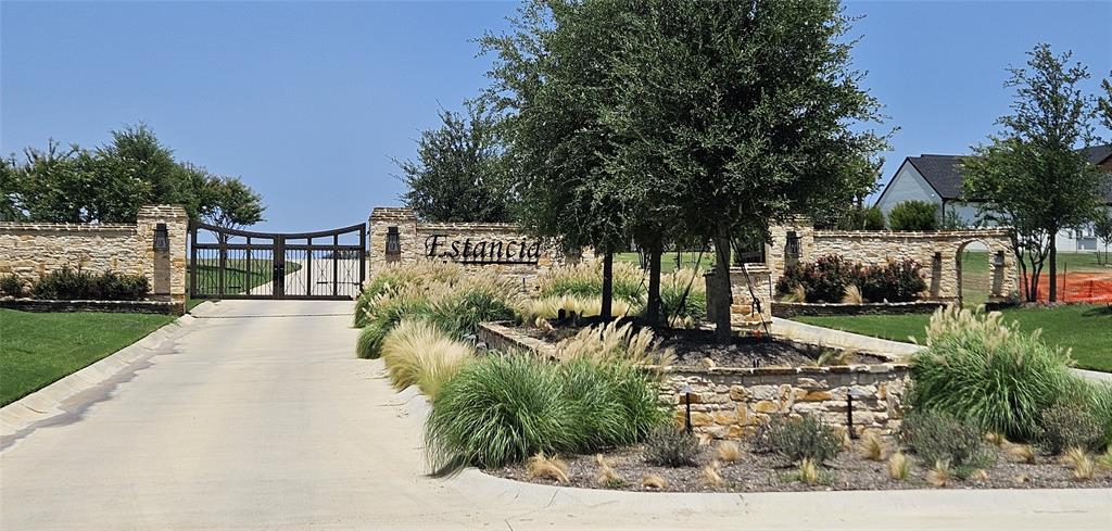 2043 Vaquero Drive Property Photo 2