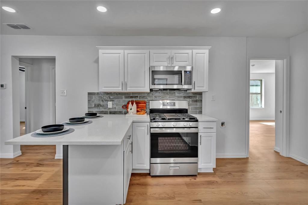 1220 Bessie Street Property Photo 6