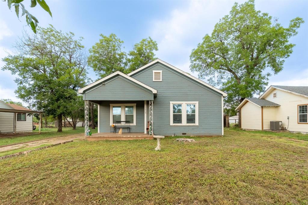 1618 Chestnut Street Property Photo 1