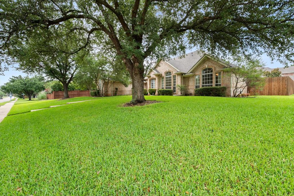 8904 Thornway Drive Property Photo 3