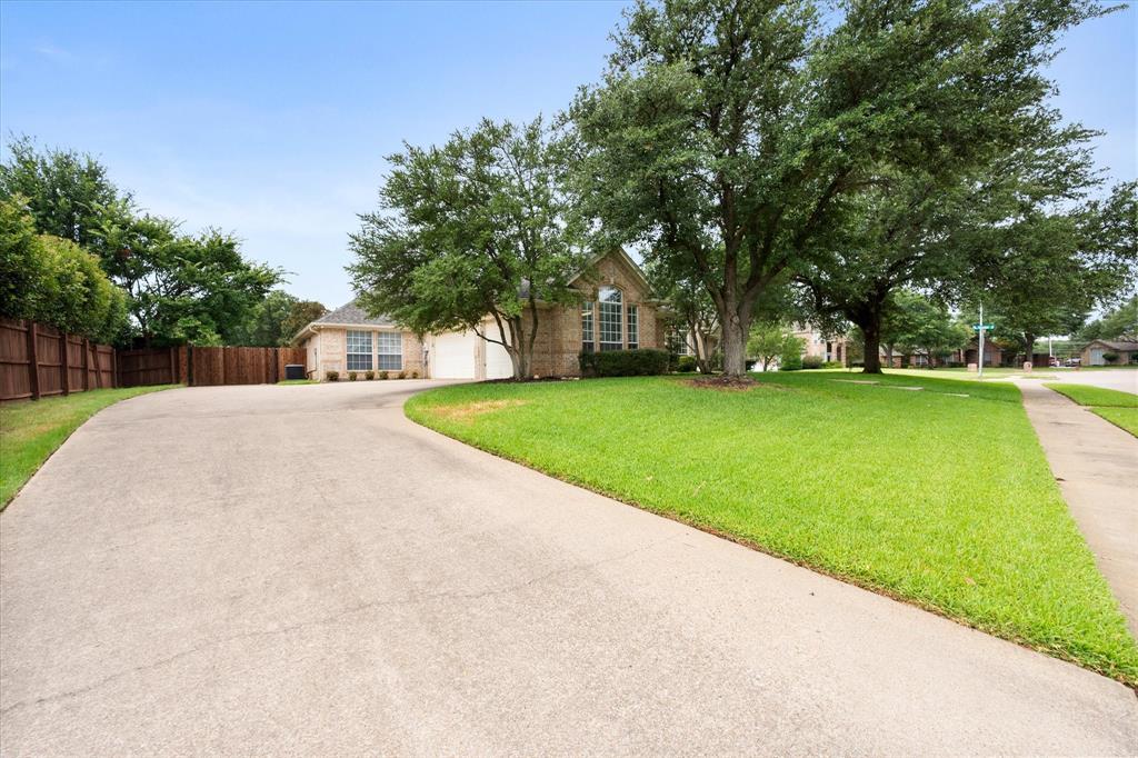 8904 Thornway Drive Property Photo 6