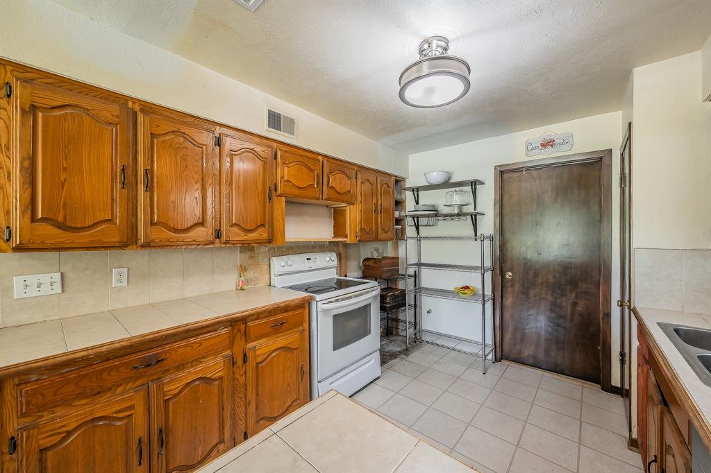13511 Rawhide Parkway Property Photo 9