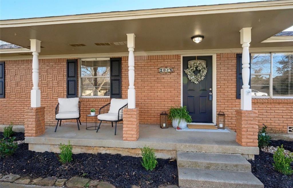 2814 Silvermeadow Lane Property Photo 3