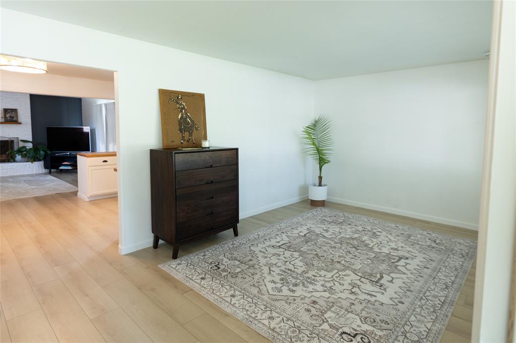 2814 Silvermeadow Lane Property Photo 5