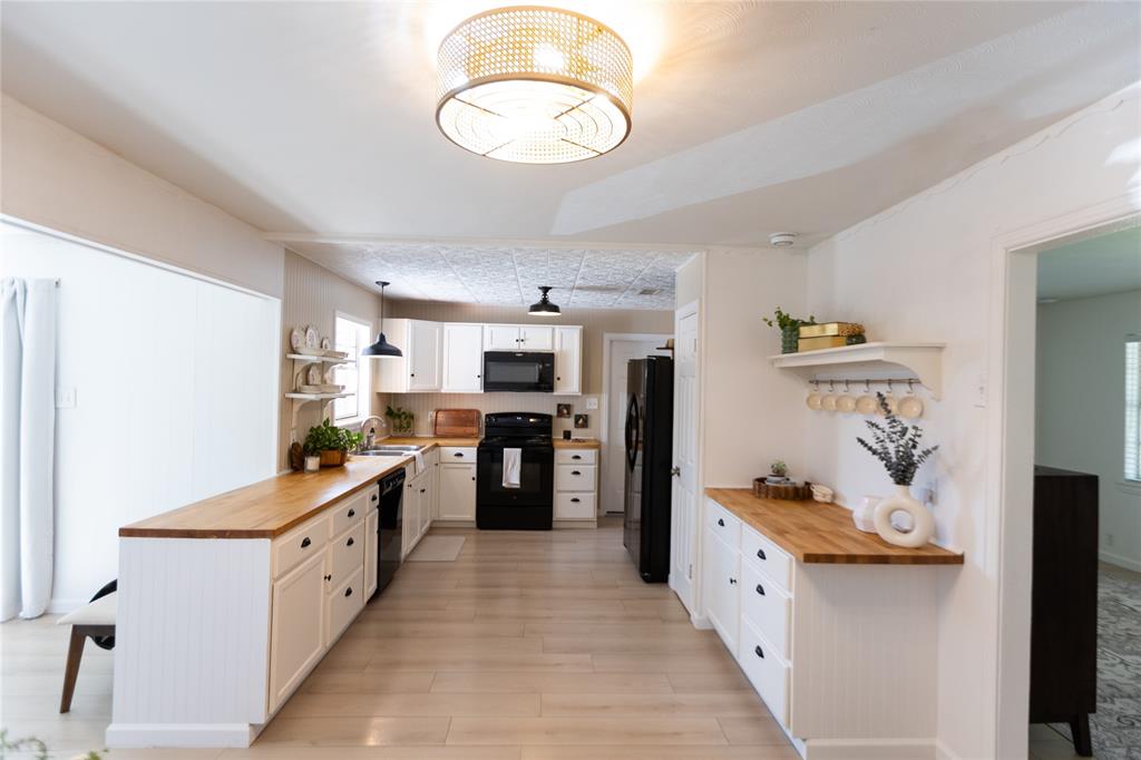 2814 Silvermeadow Lane Property Photo 8