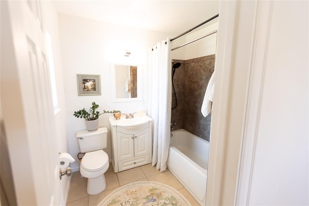2814 Silvermeadow Lane Property Photo 13
