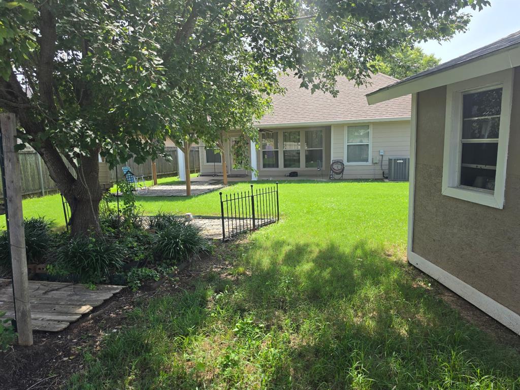 310 Cotton Pointe Property Photo 14