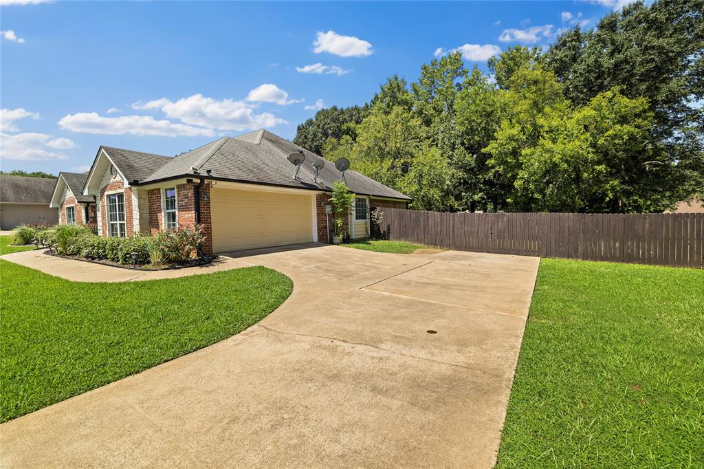 209 Morningstar Drive Property Photo 3