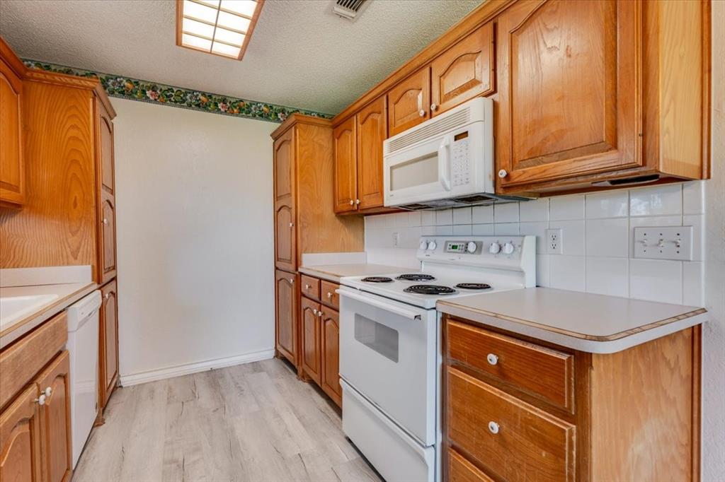 601 Deer Pond Drive Property Photo 10