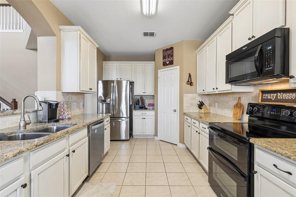 468 Willowlake Drive Property Photo 6