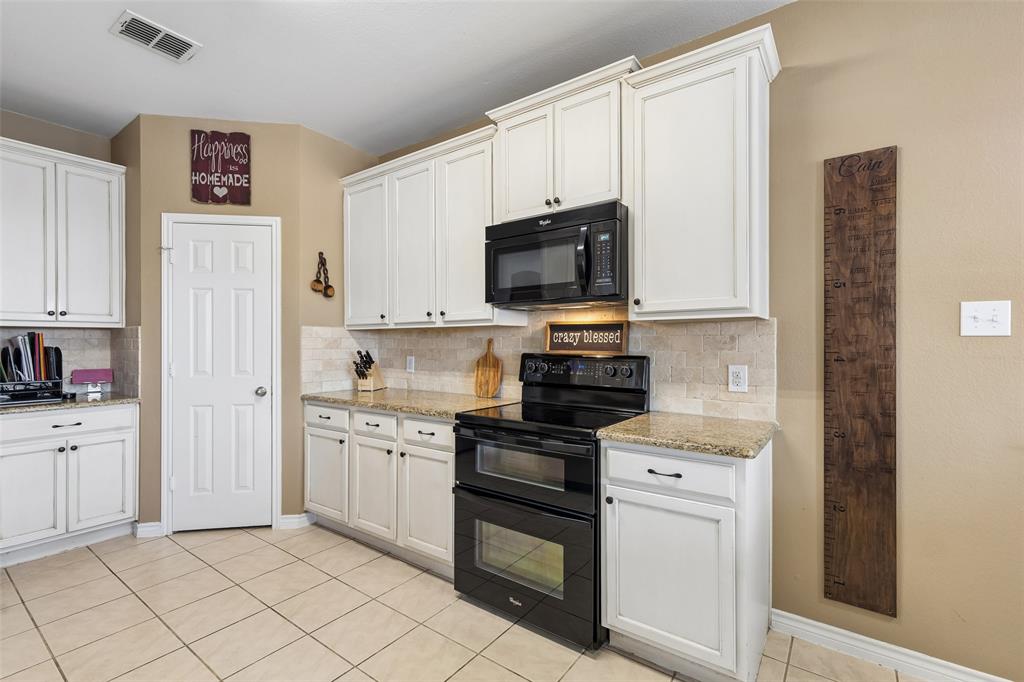 468 Willowlake Drive Property Photo 7