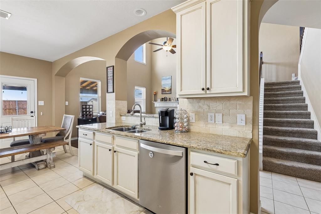 468 Willowlake Drive Property Photo 8