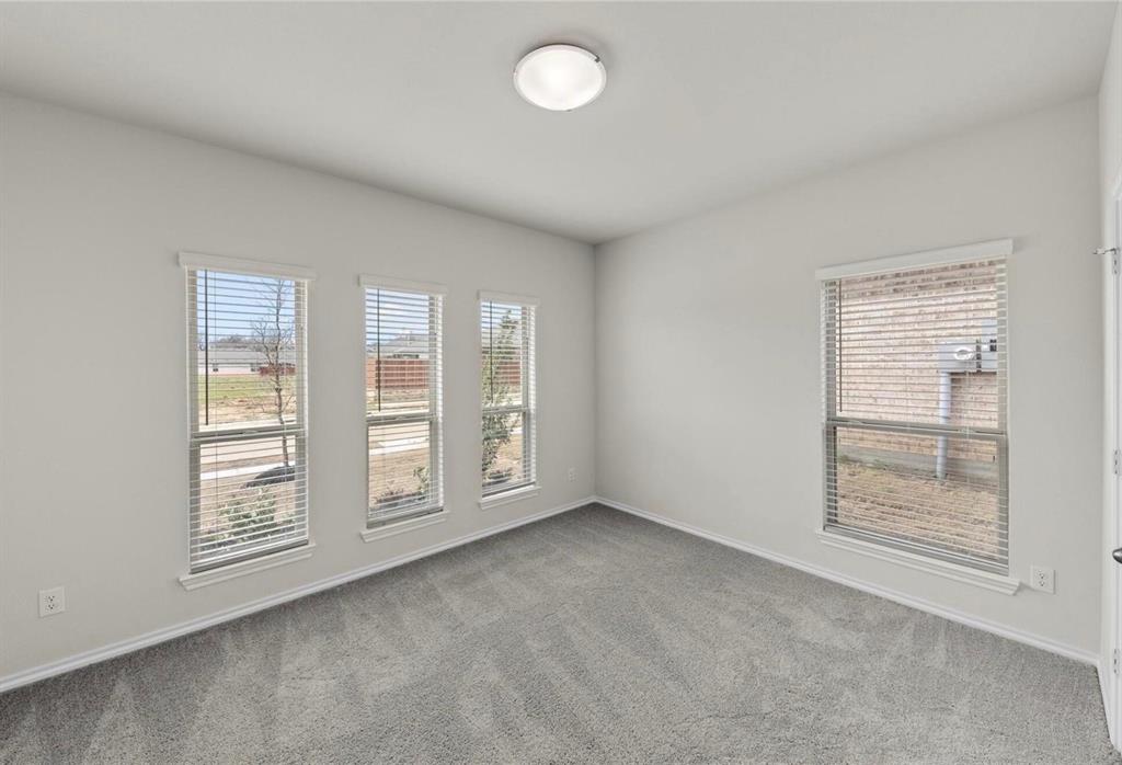 2112 Sesaro Drive Property Photo 6