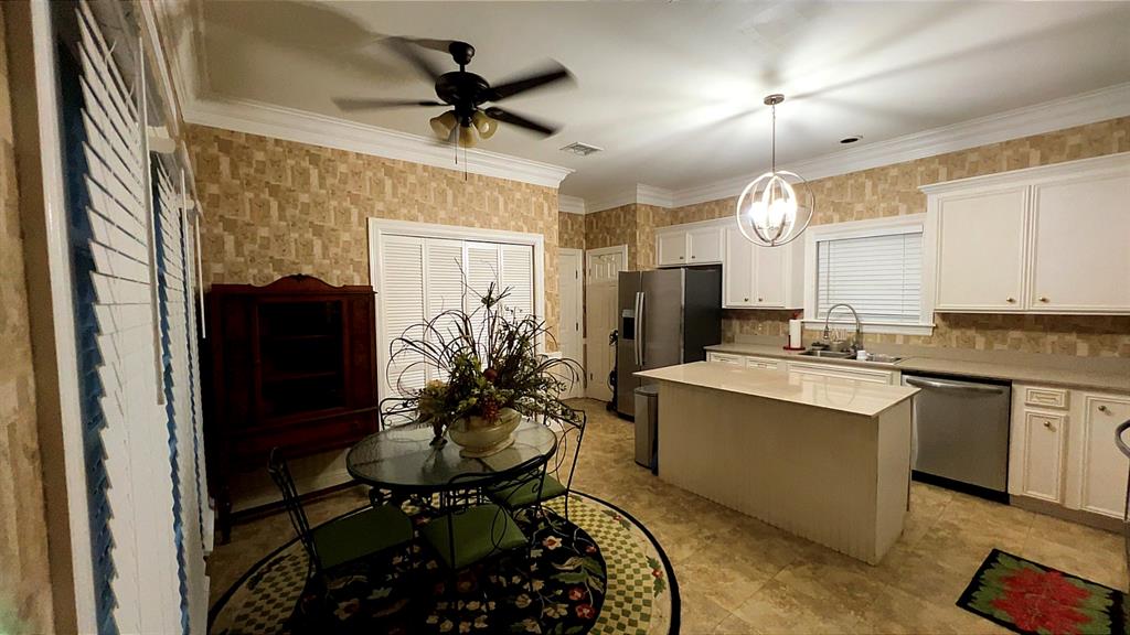 608 Linden Street Property Photo 7