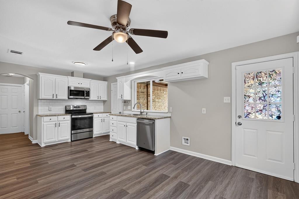 624 Hallvale Drive Property Photo 4