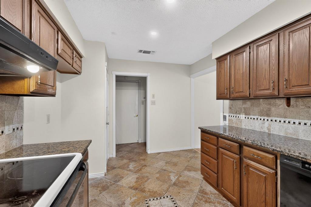 7305 Southridge Trail Property Photo 8