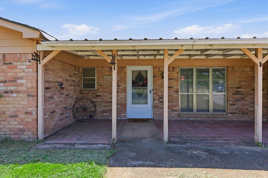 892 Highland Circle Property Photo 6