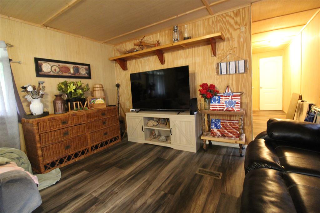 921 Crown Drive Property Photo 10