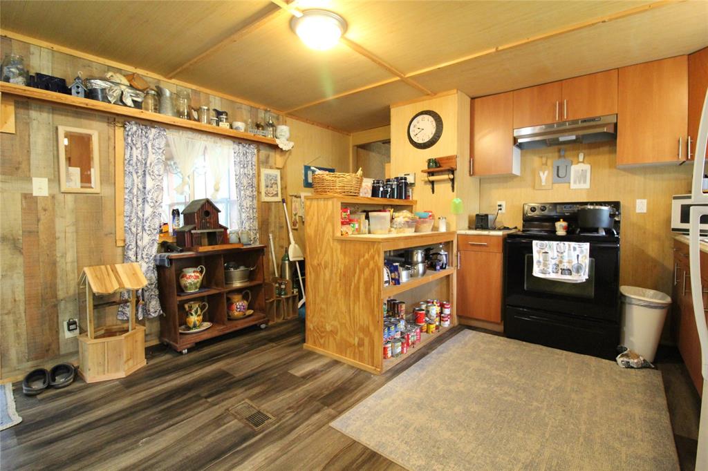 921 Crown Drive Property Photo 16
