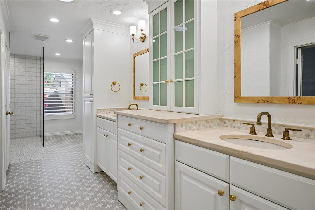 12332 Montego Plaza Property Photo 9