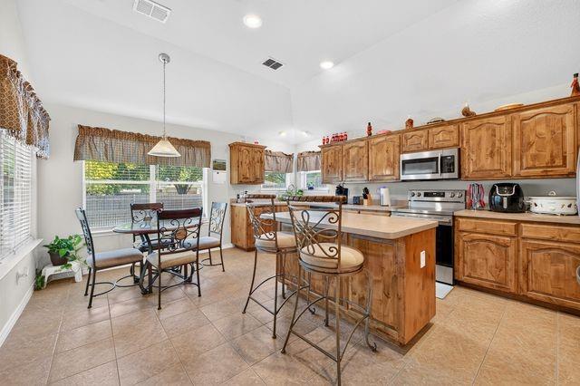 804 Bur Oak Drive Property Photo 14