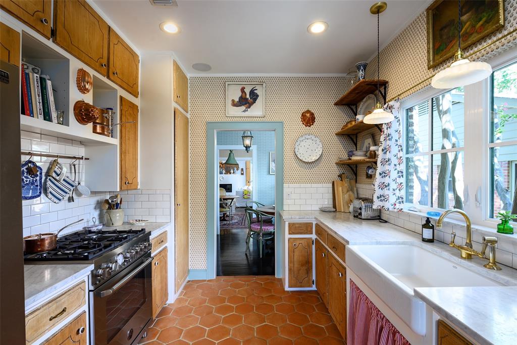 1144 N Windomere Avenue Property Photo 13