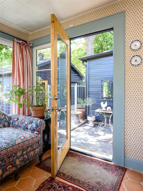 1144 N Windomere Avenue Property Photo 16