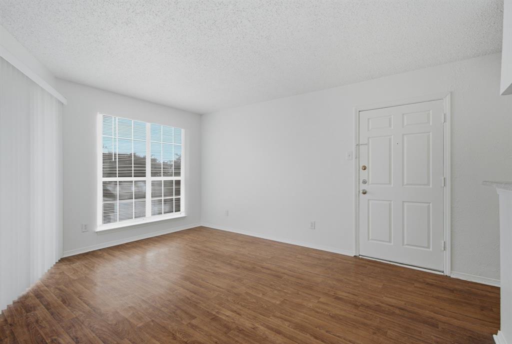 18333 Roehampton Drive 1323 Property Photo 3