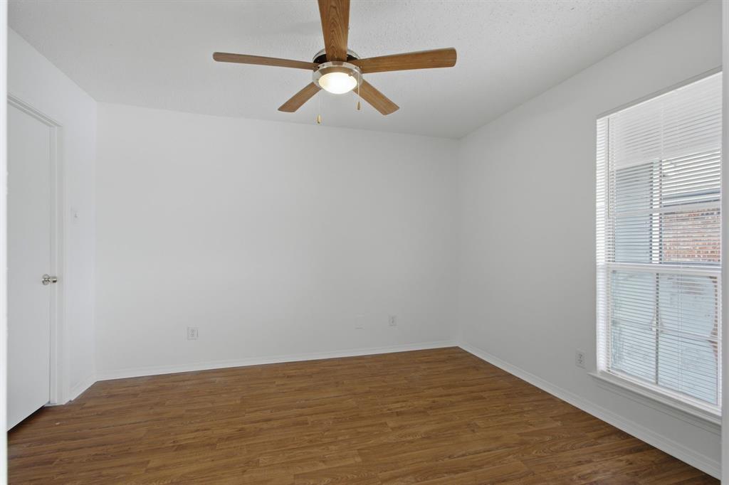 18333 Roehampton Drive 1323 Property Photo 6