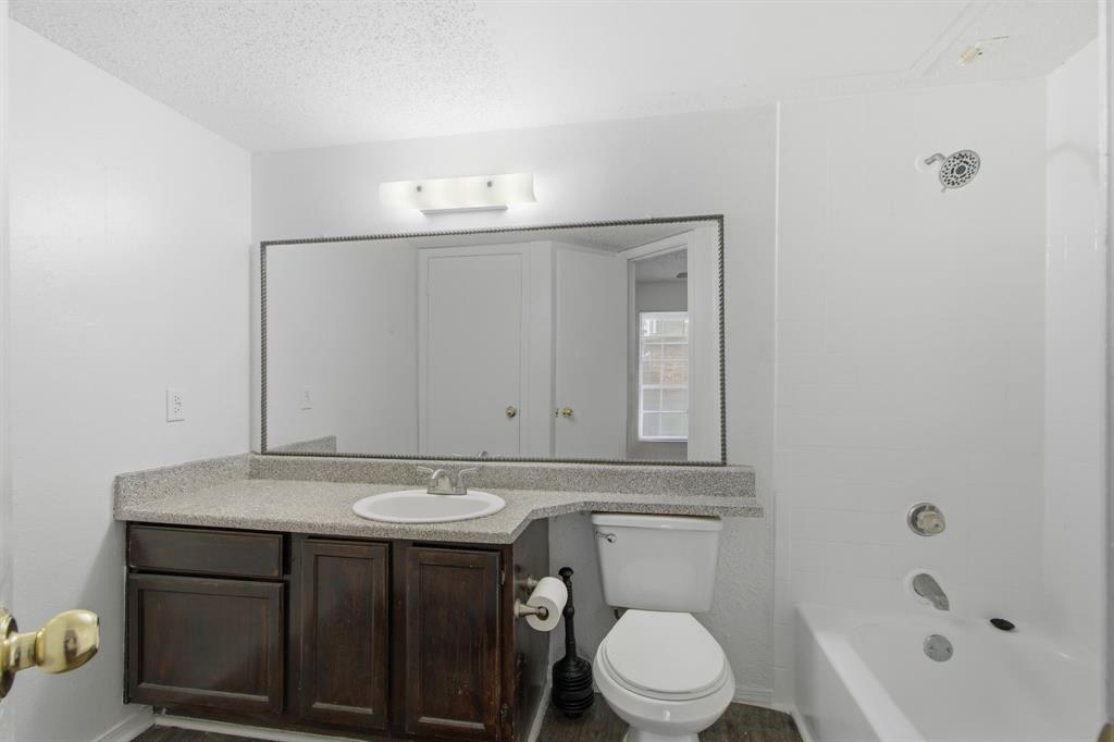 18333 Roehampton Drive 1323 Property Photo 8