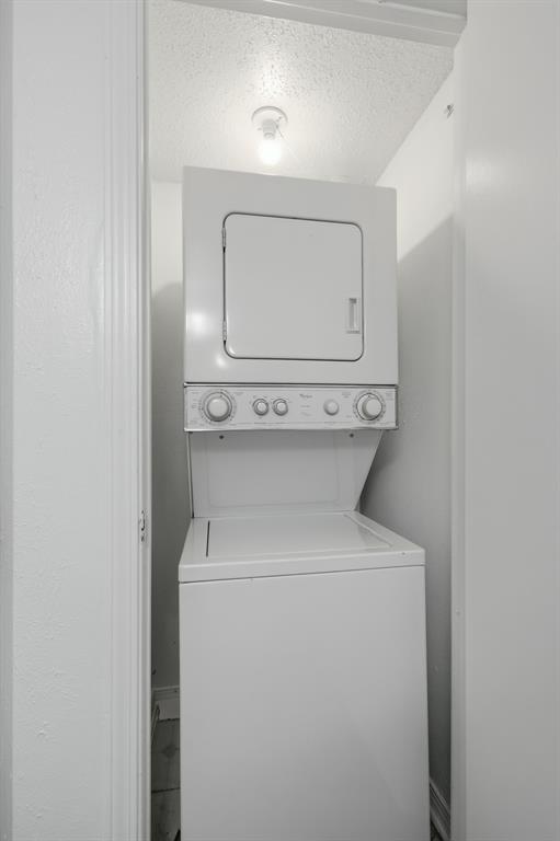 18333 Roehampton Drive 1323 Property Photo 9