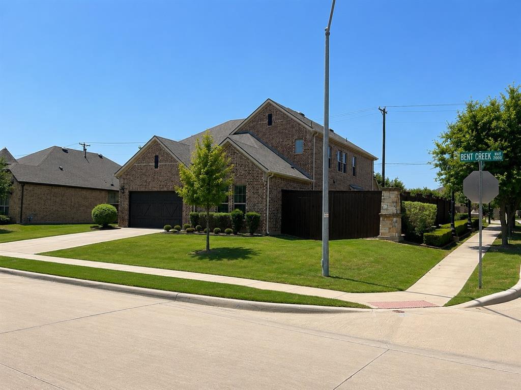 2000 Bent Creek Way Property Photo 3
