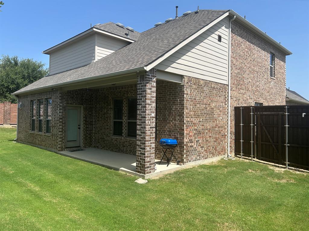 2000 Bent Creek Way Property Photo 4