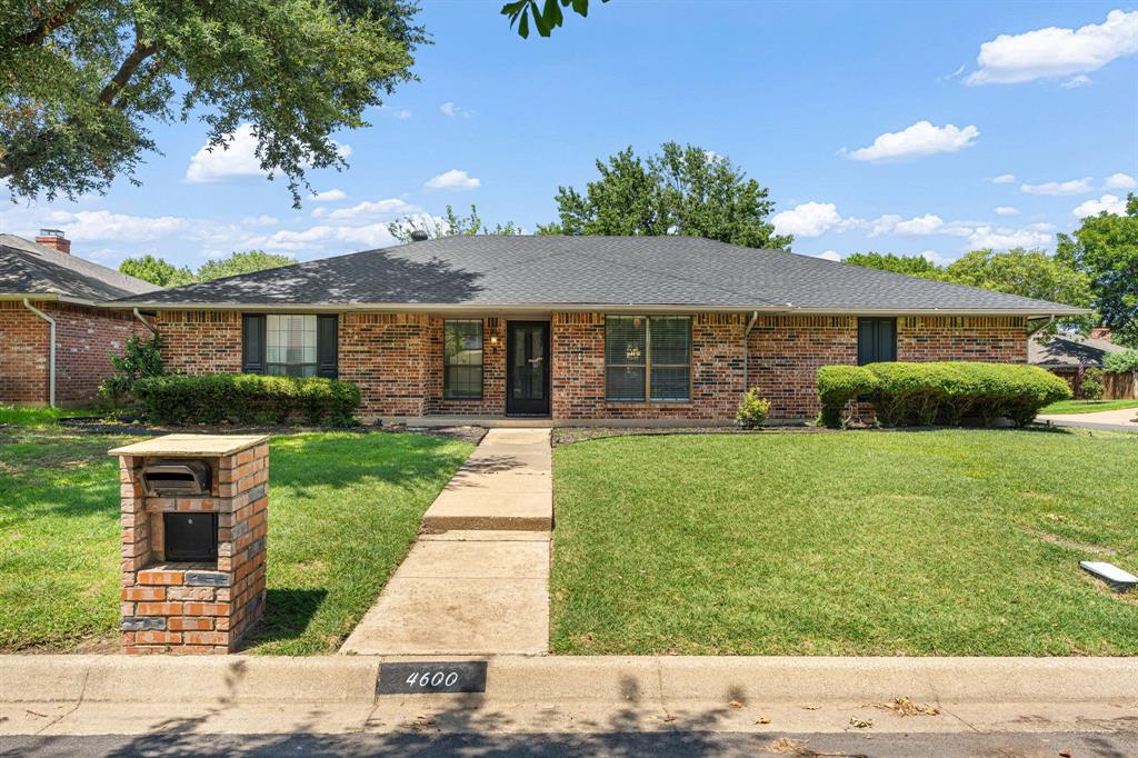 4600 Applewood Road Property Photo 1