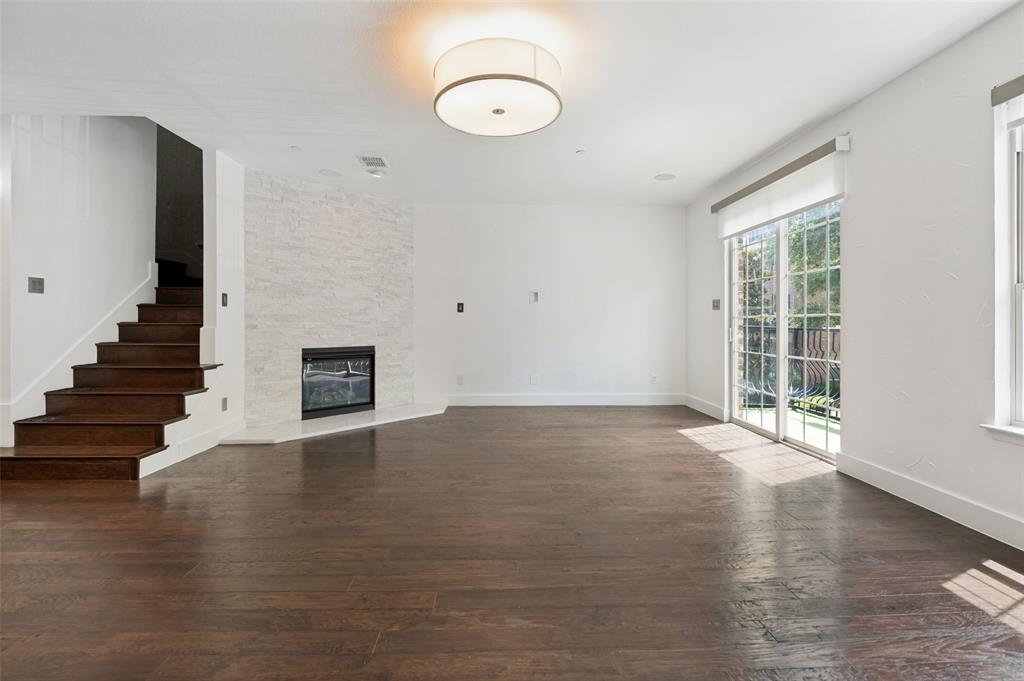 3906 Asbury Lane Property Photo 4