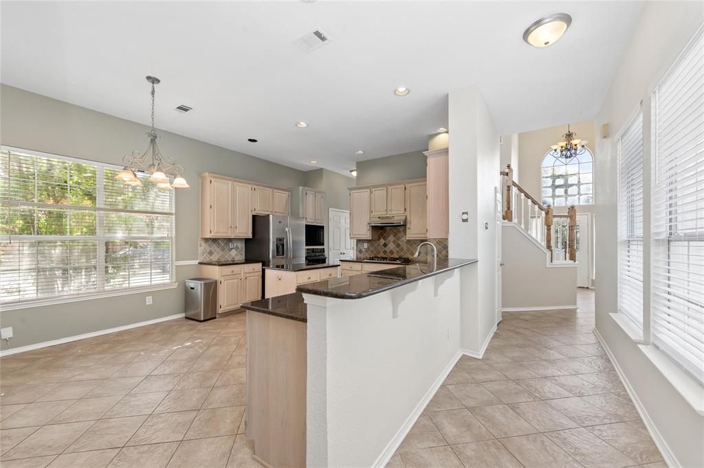4202 Timberglen Road Property Photo 14
