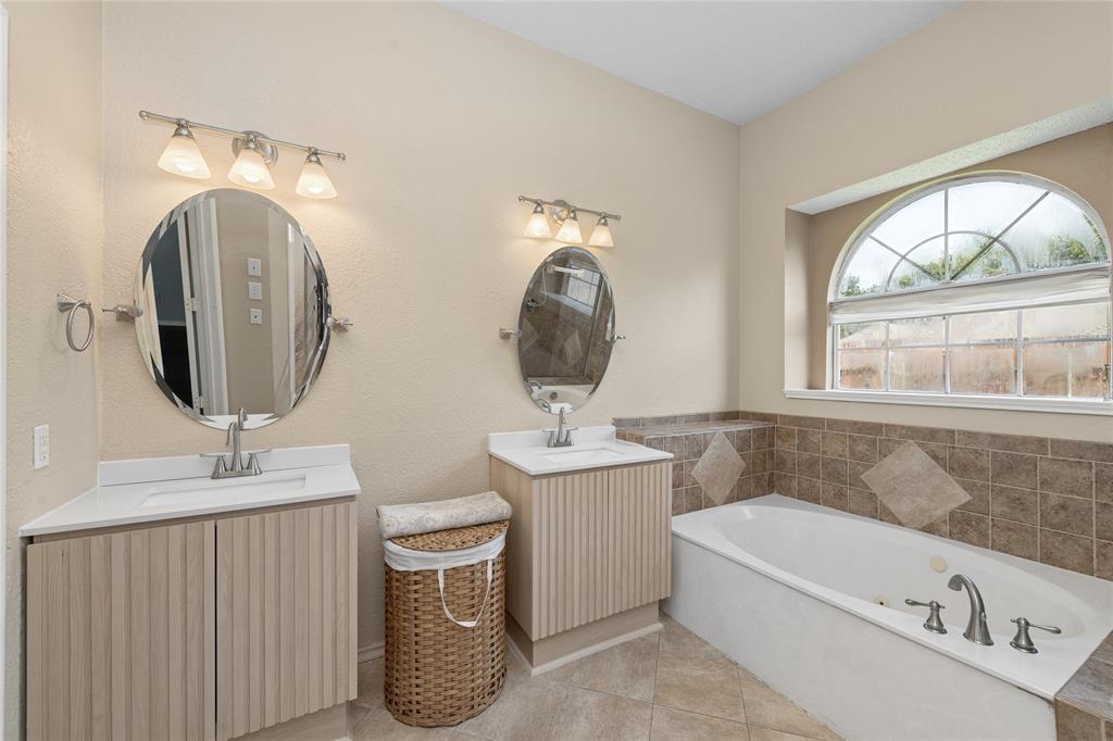 4202 Timberglen Road Property Photo 24