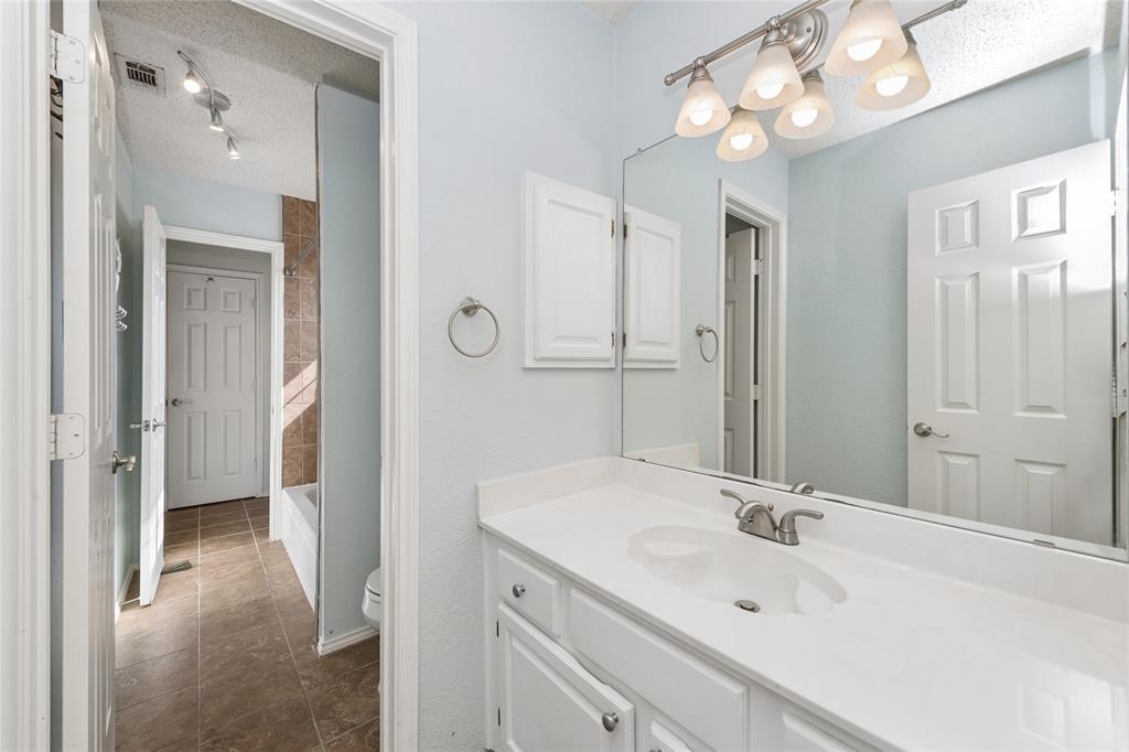 4202 Timberglen Road Property Photo 32