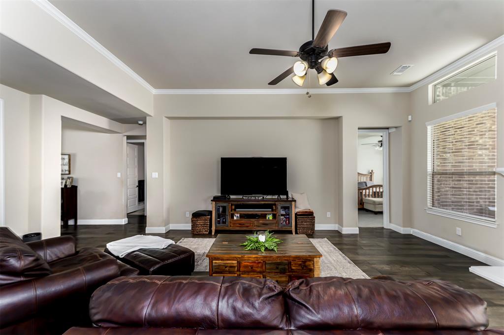 606 Lonesome Dove Drive Property Photo 6