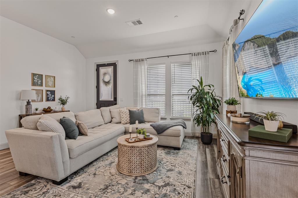 1005 4th Street Property Photo 11