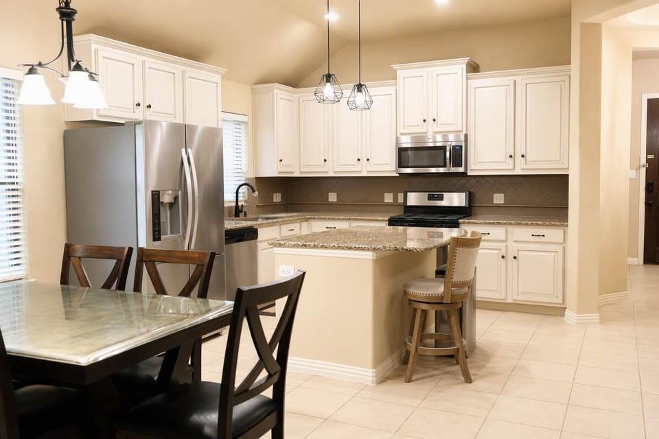 2321 Petunia Ln Property Photo 10
