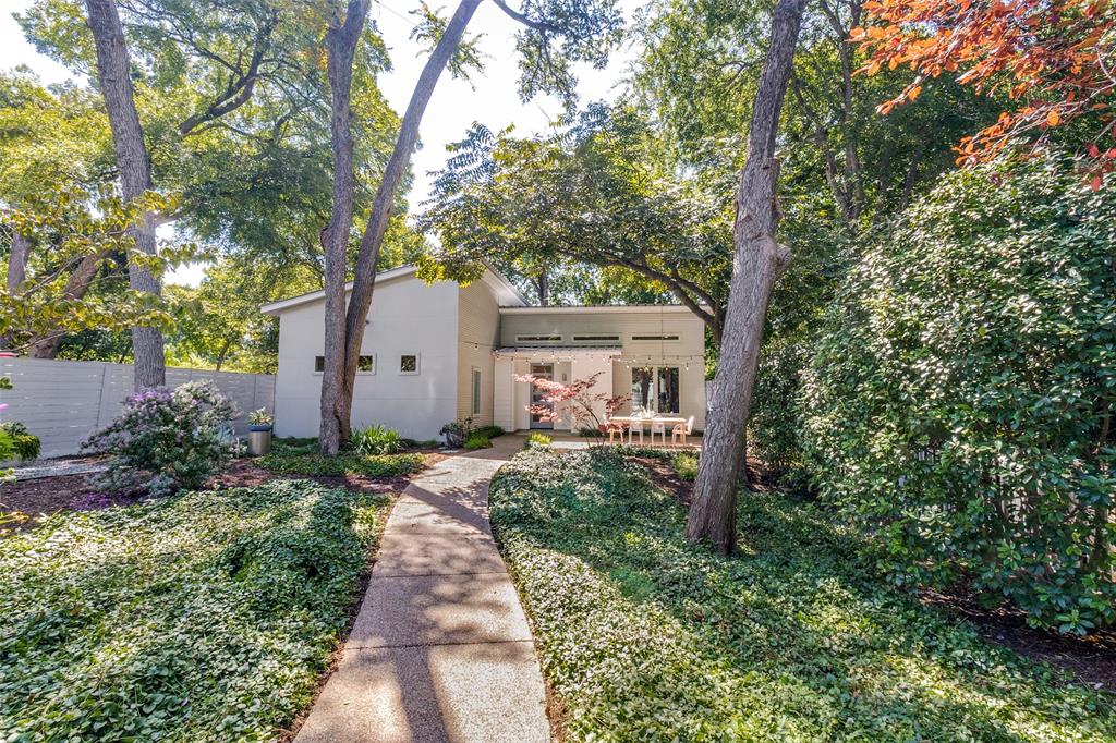 8820 Eustis Avenue Property Photo 1