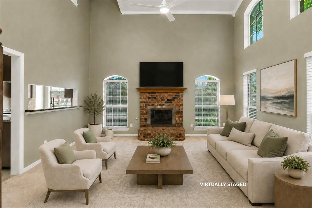 2740 Summertree Drive Property Photo 3